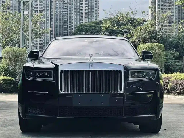 Rolls-Royce Ghost — Фото автомобиля 2