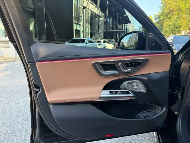 Mercedes-Benz E-Class — Фото автомобиля 8