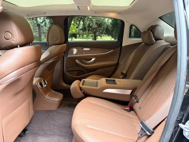 Mercedes-Benz E-Class — Фото автомобиля 21