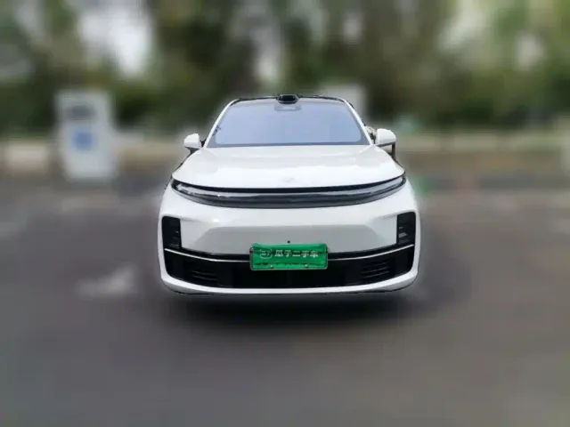 Li Auto L7 — Фото автомобиля 22