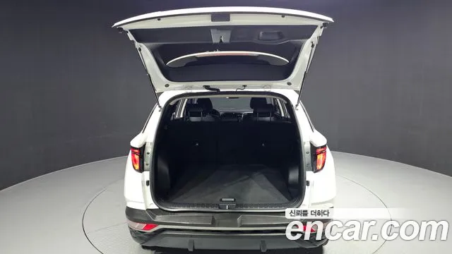 Hyundai Tucson Tucson (NX4) Бензин 1.6 турбо 2WD — Фото автомобиля 20