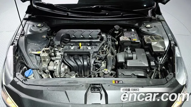 Hyundai Avante CN7 — Фото автомобиля 9