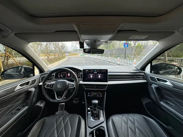 Volkswagen Tiguan L — Фото автомобиля 9