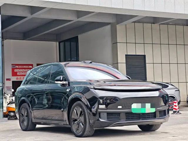 Li Auto L8 — Фото автомобиля 6