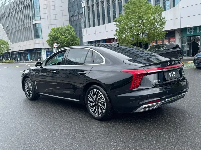 Hongqi H5 — Фото автомобиля 7