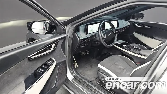Kia EV6 — Фото автомобиля 12