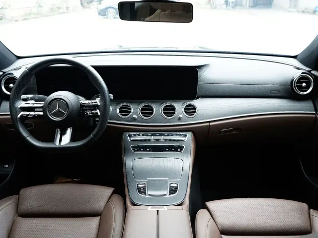 Mercedes-Benz E-Class — Фото автомобиля 6