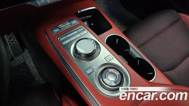 Genesis GV70 — Фото автомобиля 12