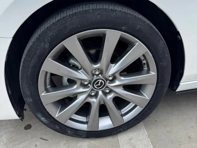 Mazda Axela — Фото автомобиля 4