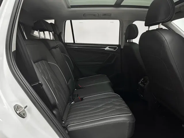 Volkswagen Tiguan L — Фото автомобиля 24