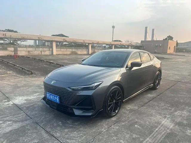 Фотография автомобиля — Changan UNI-V