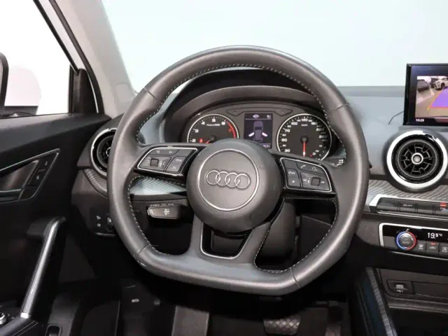 Audi Q2L — Фото автомобиля 13