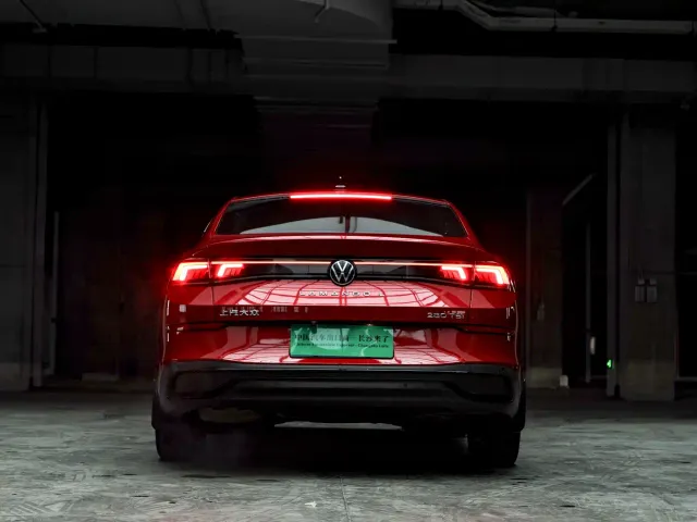 Volkswagen Lamando — Фото автомобиля 8