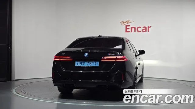 BMW i5 G60 — Фото автомобиля 4