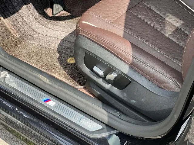 BMW 5 Series — Фото автомобиля 18