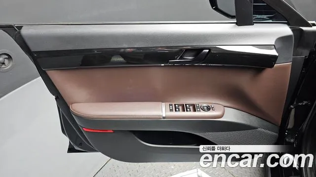 Hyundai Grandeur Grandeur (GN7) 2.5 Бензин 2WD — Фото автомобиля 20
