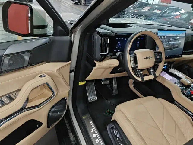 BYD FangChengBao Leopard 8 — Фото автомобиля 15