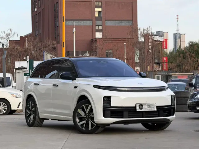 Li Auto L7 — Фото автомобиля 3