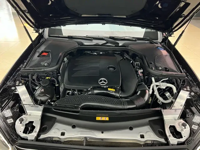Mercedes-Benz E-Class — Фото автомобиля 26