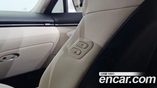 Genesis GV70 — Фото автомобиля 30