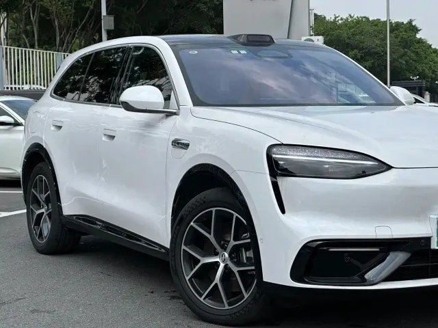 Aito M6 — Фото автомобиля 2