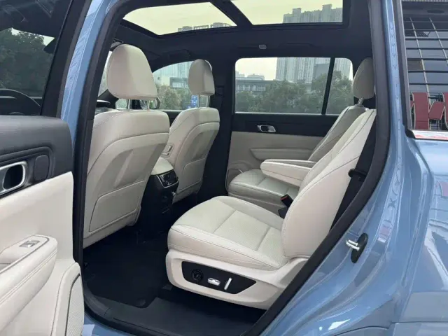 Li Auto ONE — Фото автомобиля 7