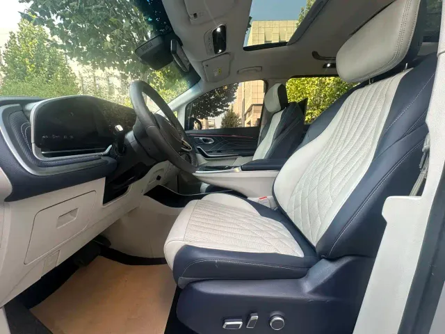 Maxus G90 — Фото автомобиля 11