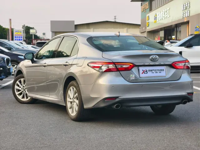 Toyota Camry — Фото автомобиля 6