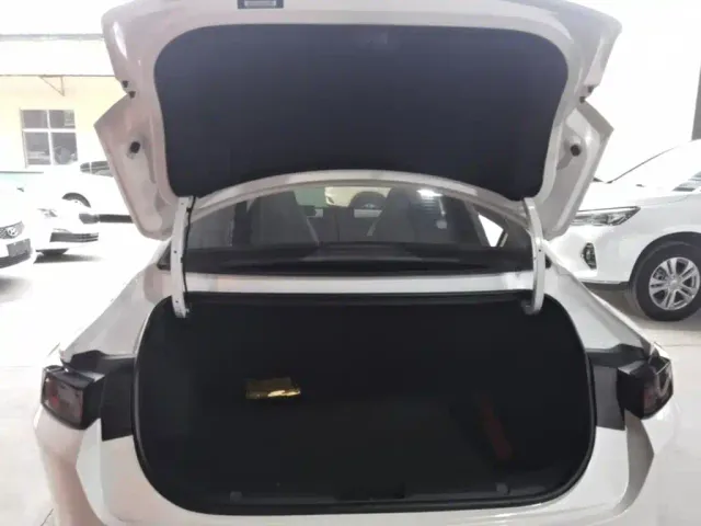Changan Eado — Фото автомобиля 18