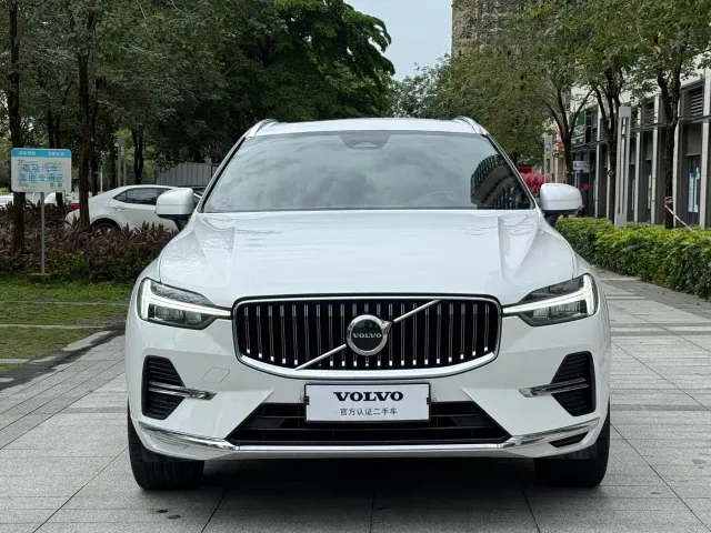 Volvo XC60 — Фото автомобиля 2