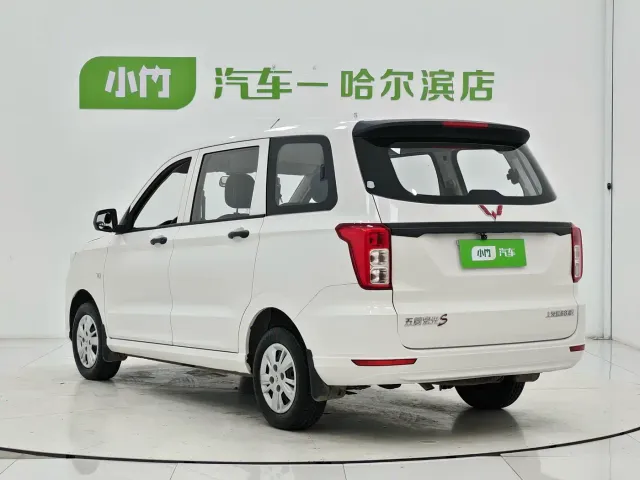 Wuling Hongguang — Фото автомобиля 4