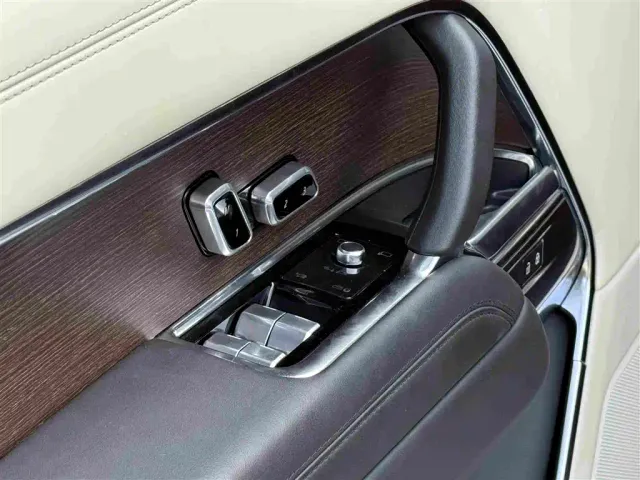 Land Rover Range Rover — Фото автомобиля 2