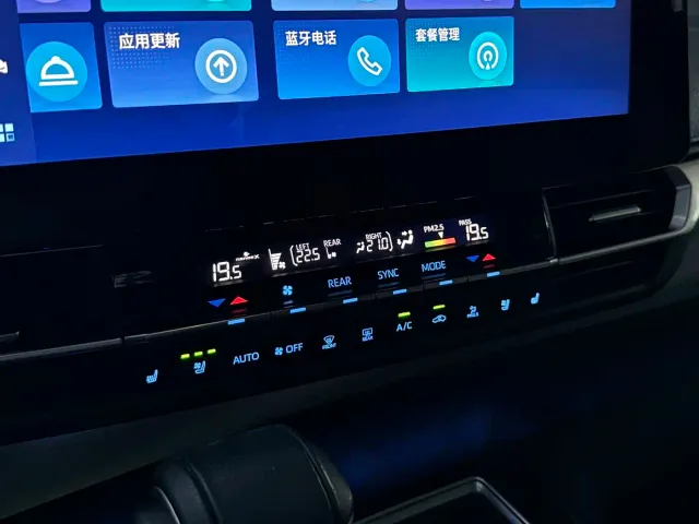 Toyota Sienna — Фото автомобиля 21