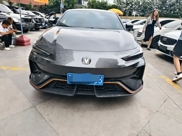 Changan UNI-V — Фото автомобиля 3