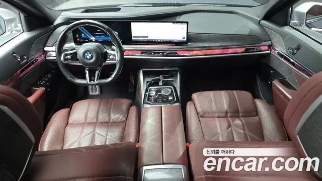 BMW 7 Series G70 — Фото автомобиля 10