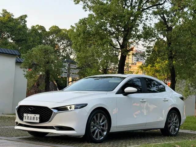 Фотография автомобиля — Mazda Axela
