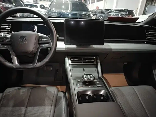 BYD Qin L — Фото автомобиля 13