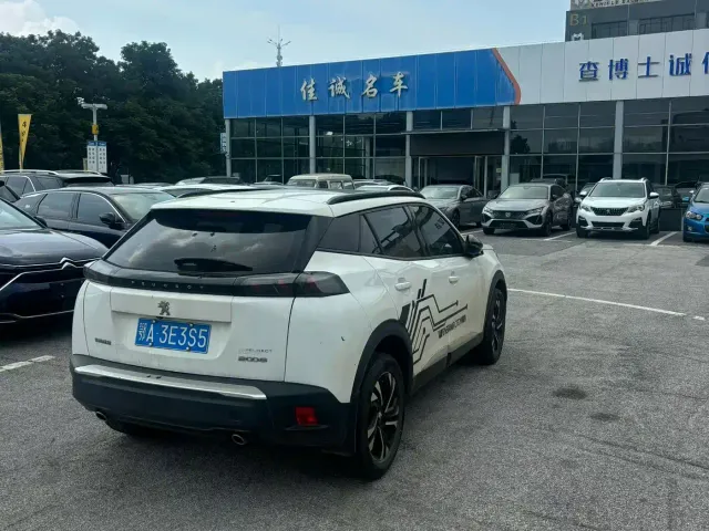 Peugeot 2008 — Фото автомобиля 7