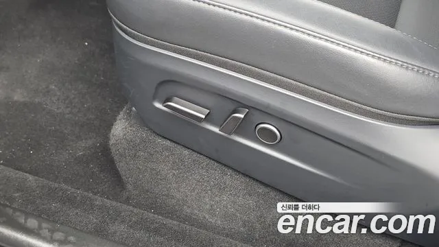 Tesla Model Y — Фото автомобиля 28