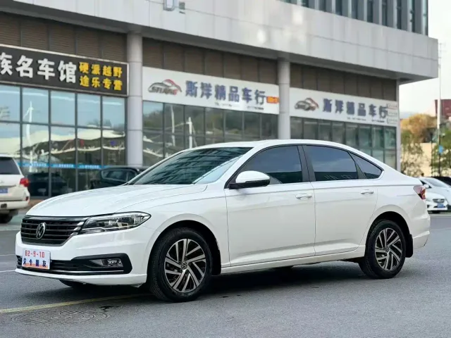 Volkswagen Lavida — Фото автомобиля 3