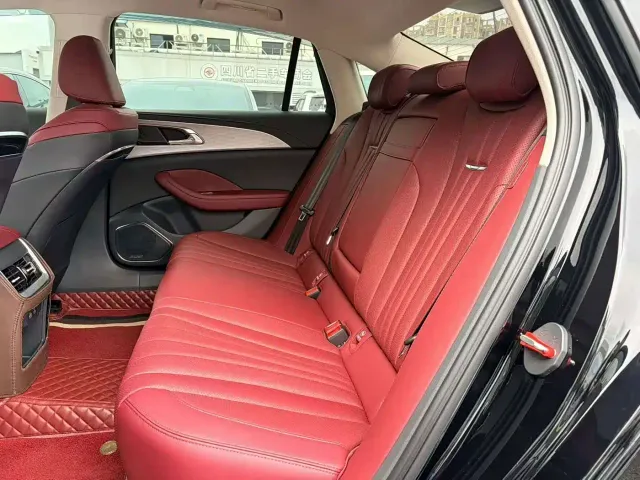 Hongqi H5 — Фото автомобиля 6