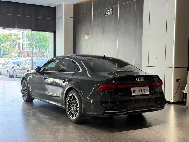 Audi A7L — Фото автомобиля 4