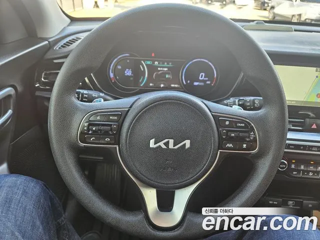 Kia Niro — Фото автомобиля 6