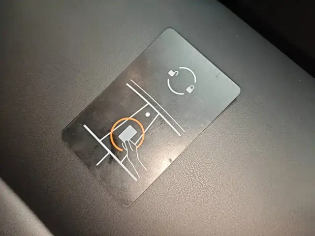 Tesla Model Y — Фото автомобиля 8