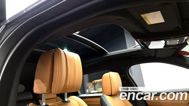 Land Rover Range Rover Velar Range Rover Velar 3.0 P400 R-Dynamic HSE — Фото автомобиля 17