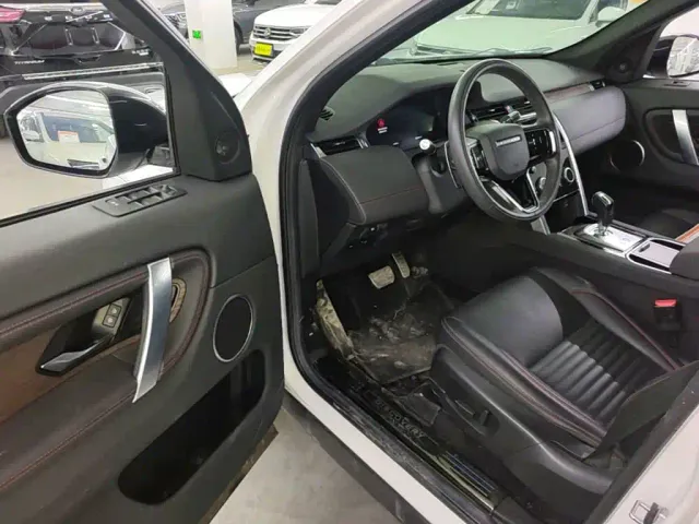 Land Rover Discovery Sport — Фото автомобиля 15