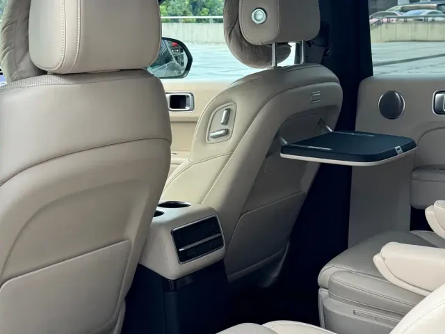 Li Auto L9 — Фото автомобиля 8