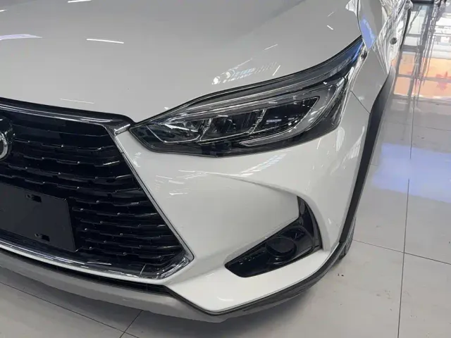 Toyota YARiS L Zhi Xuan — Фото автомобиля 2