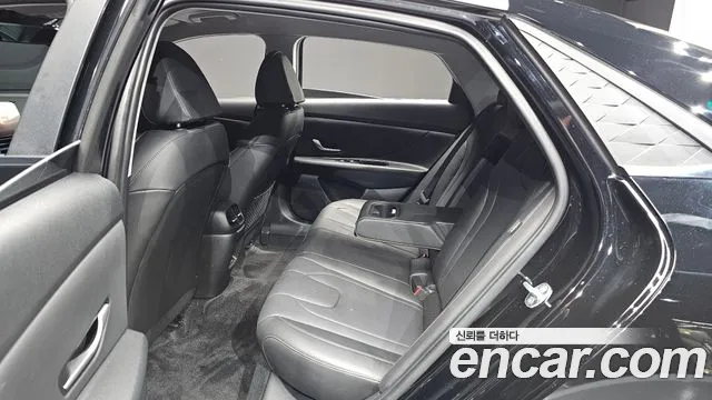 Hyundai Avante CN7 — Фото автомобиля 18