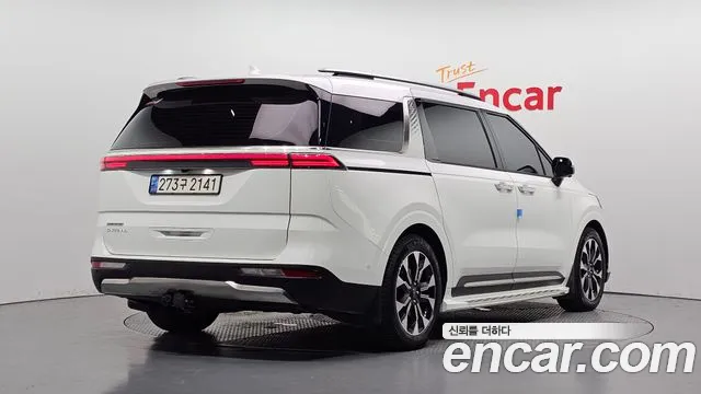 Kia Carnival Generation 4 — Фото автомобиля 2